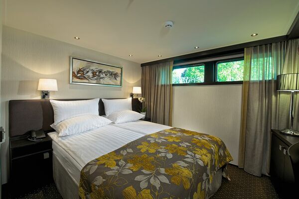 Avalon Waterways Avalon Expression Deluxe Stateroom 1.jpeg